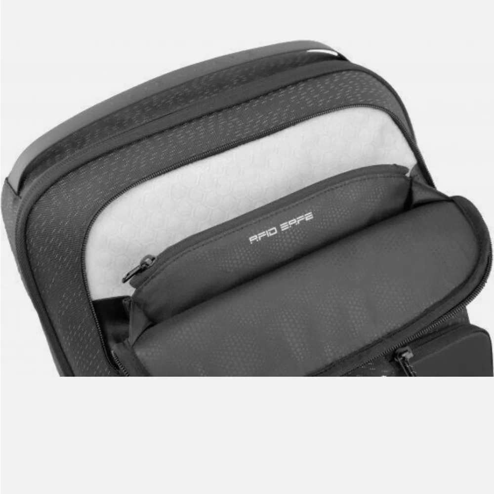 Alienware Backpack - Picture 3 of 10